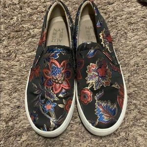 Naturalizer Slip On Tennis Shoe floral design with gold accents